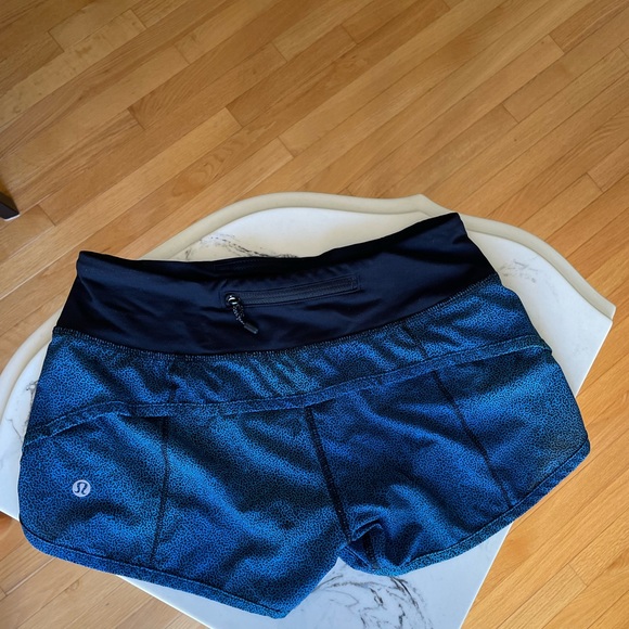 Lululemon speed up short size 2 - Picture 8 of 8